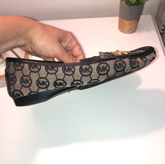 Authentic Michael Kors Flats - Picture 2 of 6
